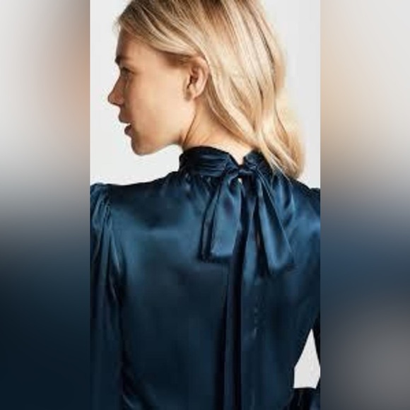 NWT Veronica Beard Neck Bow Tie Silk blouse, size 2 - Picture 3 of 12